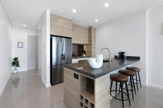 Ocean Views High Floor 2BR Meriton Surfers - 4