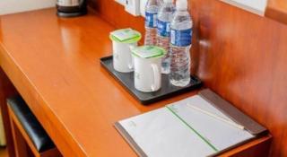 Vatica ShangHai Pudong Airport Disney Huaxia(E) Road Metro Station Hotel . - 1