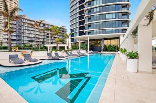 OceanDreams 2BR Skyhigh Ocean City View, Gym, Pool - Gold Coast - 6