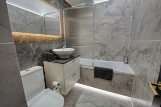 Glenrothes 5 Bed House with Garden - 8