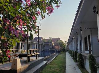 Thanawong Pool Villa - 6