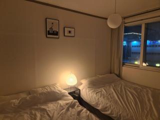 동대문역 3분 넓은 거실 #공항버스5분 #짐보관 #큰식탁 #청계천산책 #라면자동조리기계 #어메니티제공 - 8