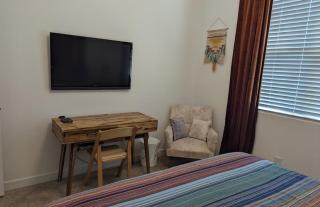 Cozy Southwest Style Hideaway with Mountain Views - 5