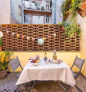 Quiet Trevi Fountain Courtyard & Patio Apartment - Rome - 9