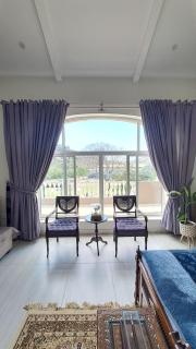 Park Front Studio Guest Room - 2