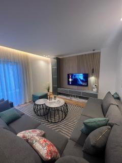 2 bedrooms Private Patio lake view residence - 9