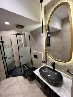 2 bedrooms Private Patio lake view residence - 3