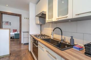 Mastalerza Spacious Apartment by BookingHost - 9