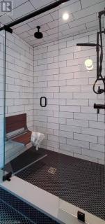 Serene 6-Bedroom Retreat in Tory Hill with Lake Views - 1