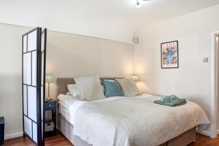 Tranquil Studio - Sleeps 2 & Private Parking - 5
