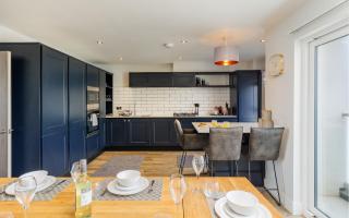 Colonels Rest - Luxury Beachside Townhouse with Sea Views in Sandown, Sleeps 10 - 2