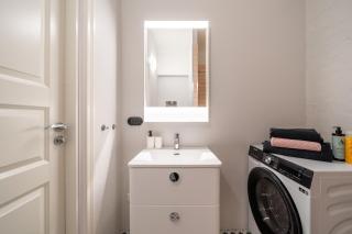 Designer Studios in Trendy Area - 7