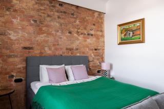 Designer Studios in Trendy Area - 4