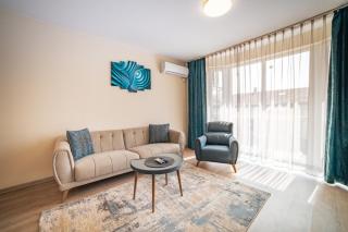 Central 2BR Apartment w/ Private Garage - 1