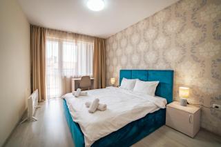 Central 2BR Apartment w/ Private Garage - 8