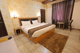 Royal Stay In The Nature's Lap - 1