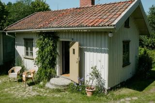 Rustic Serenity And Starry Nights On Island Farm - 9