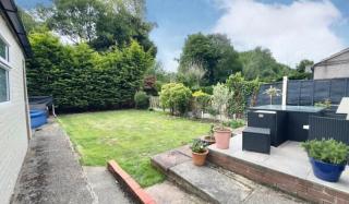 3 bedroom detached home from home in Bromborough - 3
