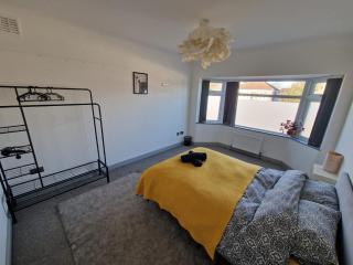 3 bedroom detached home from home in Bromborough - 1