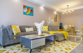 Elegant 1BR at Alba Gardens,Steps from Yaya Centre - 8