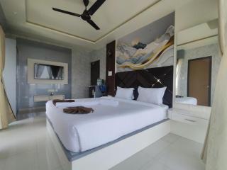 The Maharaja Club - 1