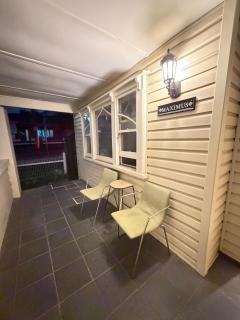 Private room near the airport - 8