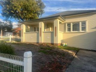 Private room near the airport - 7