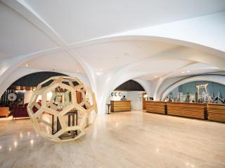 DoubleTree by Hilton Sukhumvit Bangkok - 1