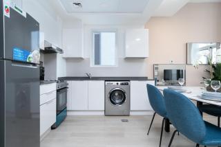 Bloom Tower B District 10 - Modern Apartment with Stunning Views - 7