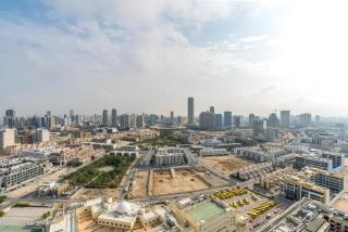 Bloom Tower B District 10 - Modern Apartment with Stunning Views - 9