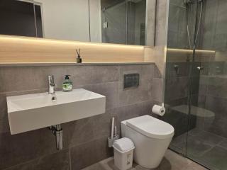 The Park Life West End 2 Bed Retreat - 2