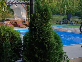 Smestaj sa bazenom Sunny Hill - 1