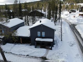 Arctic Fellside Lodge by Hilla Villas - 4