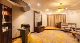 Fangzhong Holiday Hotel - 4