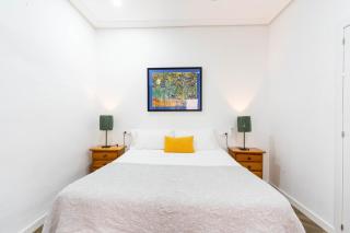 2bdrm+2wc Balmes Flat Central Market by Invalencia - 2