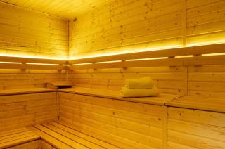 Sunny Apartment with Parking, Jacuzzi, Sauna & Balcony with Mountain View by Noclegi Renters - 8