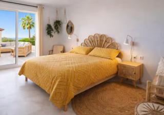 StayatSas Marbella Luxury 2 BR Apartment, 80 m2 Private Terrace, Huge Pools, Private Parking Walk to Beach & Puerto Banús - Marbella - 5