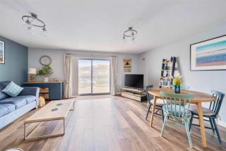 Luxury 3-Bedroom Apartment at West Bay harbour - 0