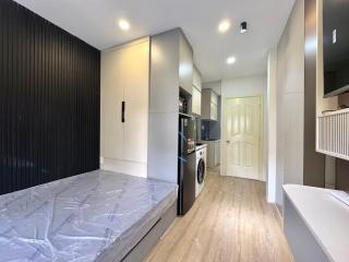 Behome with Balcony & Bright - Near Tan Dinh Market - 7