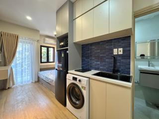 Behome with Balcony & Bright - Near Tan Dinh Market - 4