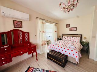 Evalacati-Villa Palma-Netflix Joy - 7