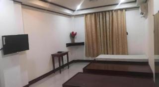 OYO 880 Flores De Musa Inn - 8