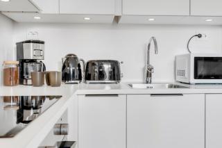 Vervet Apartment - City Center with Balcony - 3