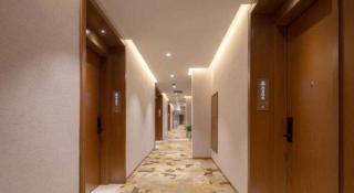 Hongqiao Pujue International Zhongshan Park Metro Station - 9