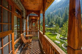 8fold by Larisa, Jibhi - 8