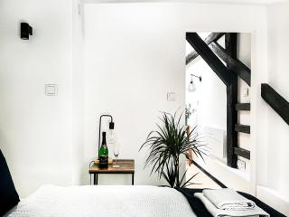 Premium Jacuzzi Apartment, Cracow Old Town - 6