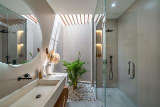 Modern 2BR Pool Villa, 5 Min to Canggu & Seminyak - 4