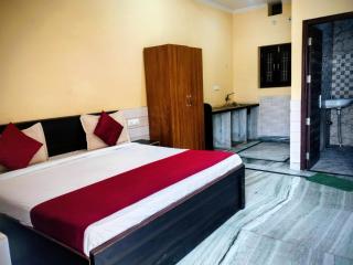 Hotel Shree Pyare Mohan Dham by Budget Hotel Stay - 0