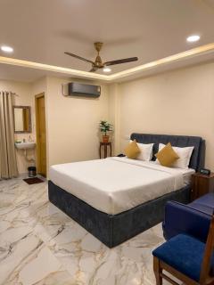 Hotel HiCity Comfort Near DLF Cyber City & AIG Hospital - 4