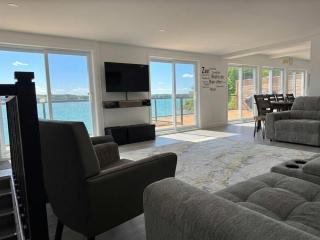 View Spa and St-Lawrence River - The DG Chalet - 6